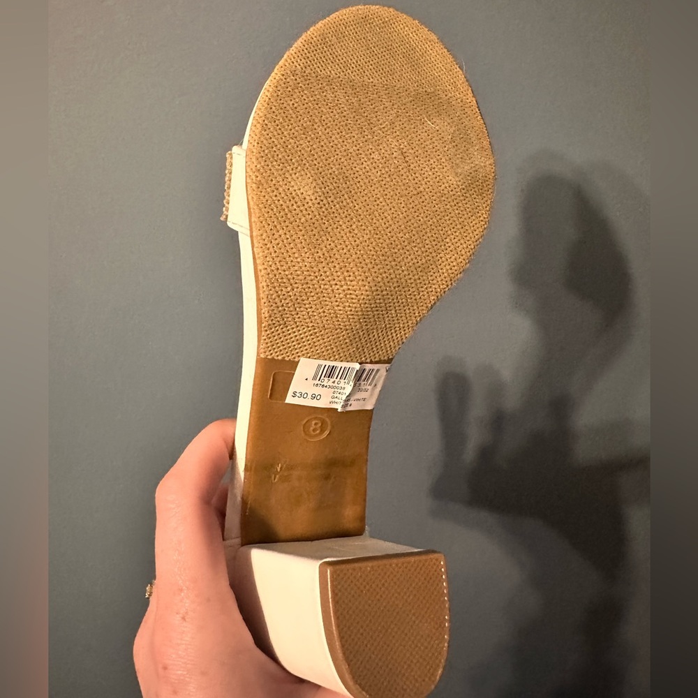 White shoes - Picture 5 of 5